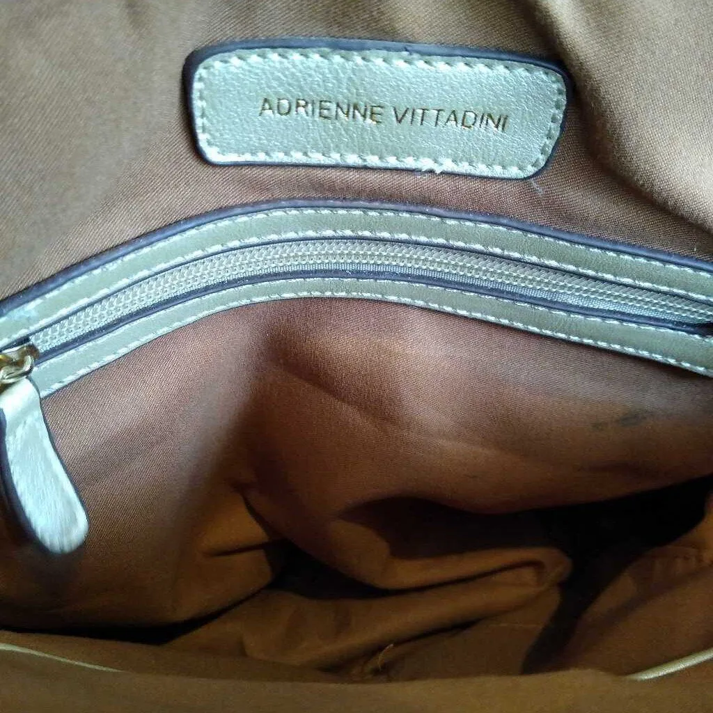 BROWN , CROSSBODY PURSE