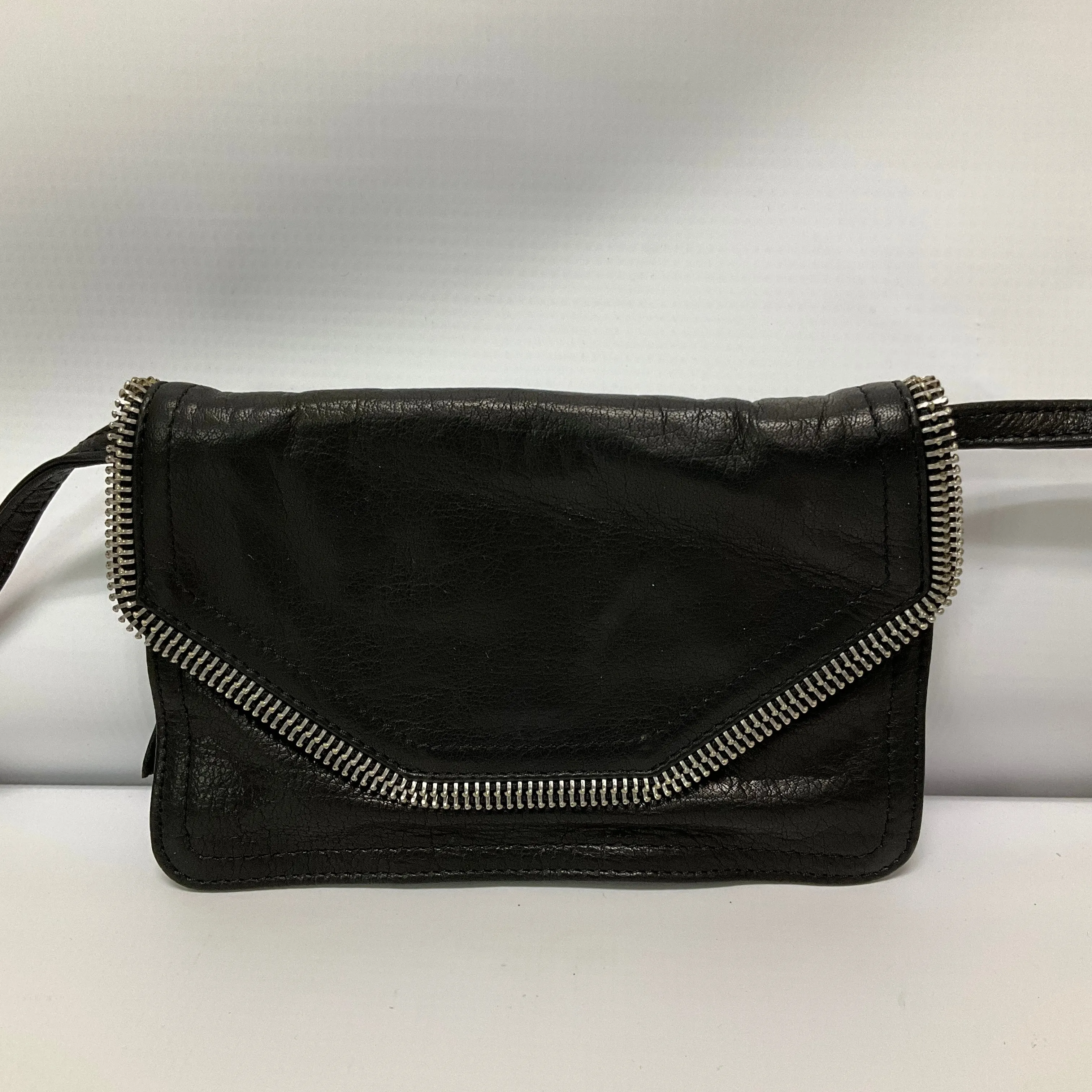 Crossbody By Cma  Size: Small