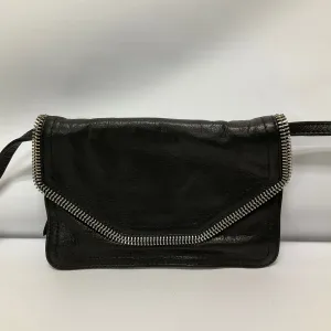 Crossbody By Cma  Size: Small