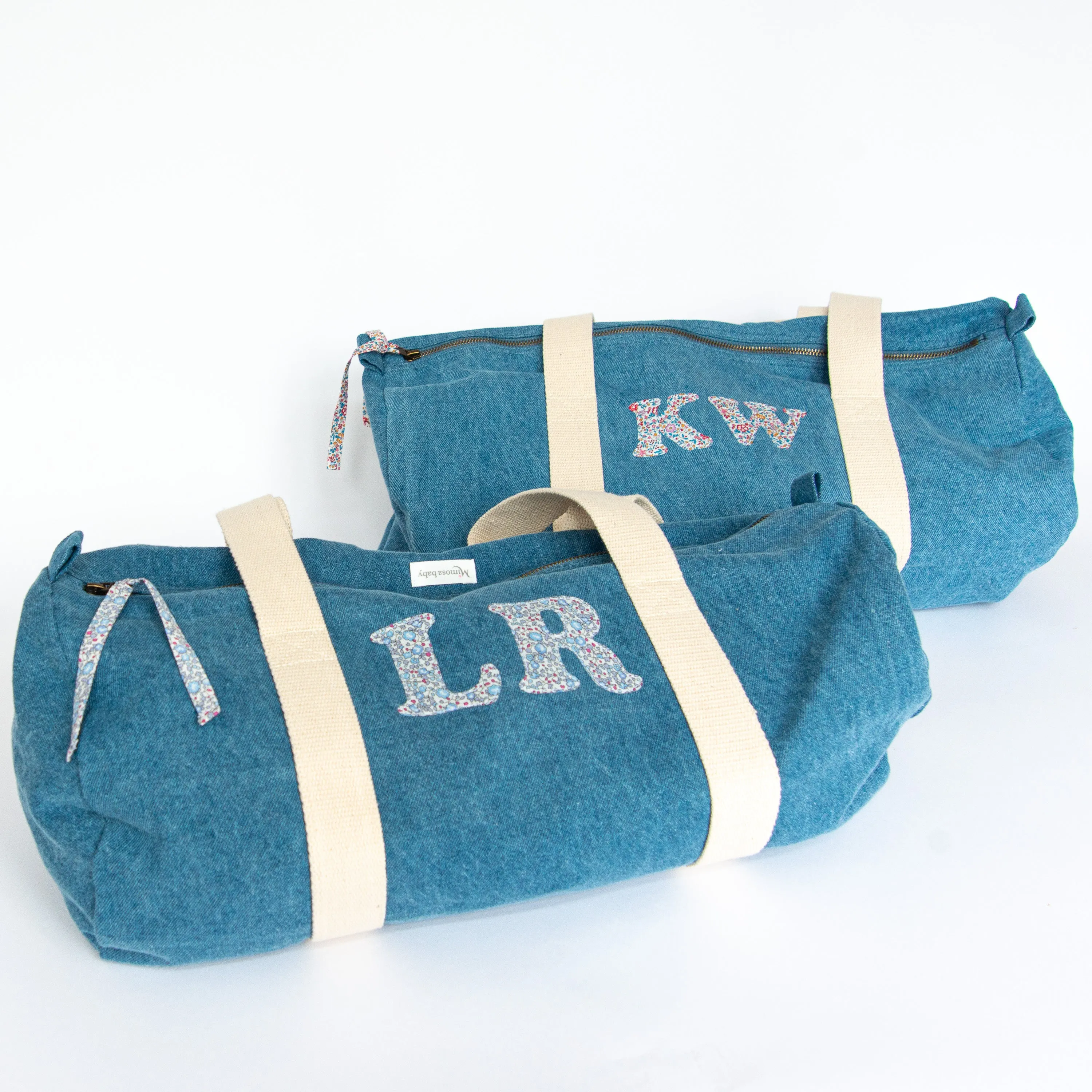 Double initial barrel bag.