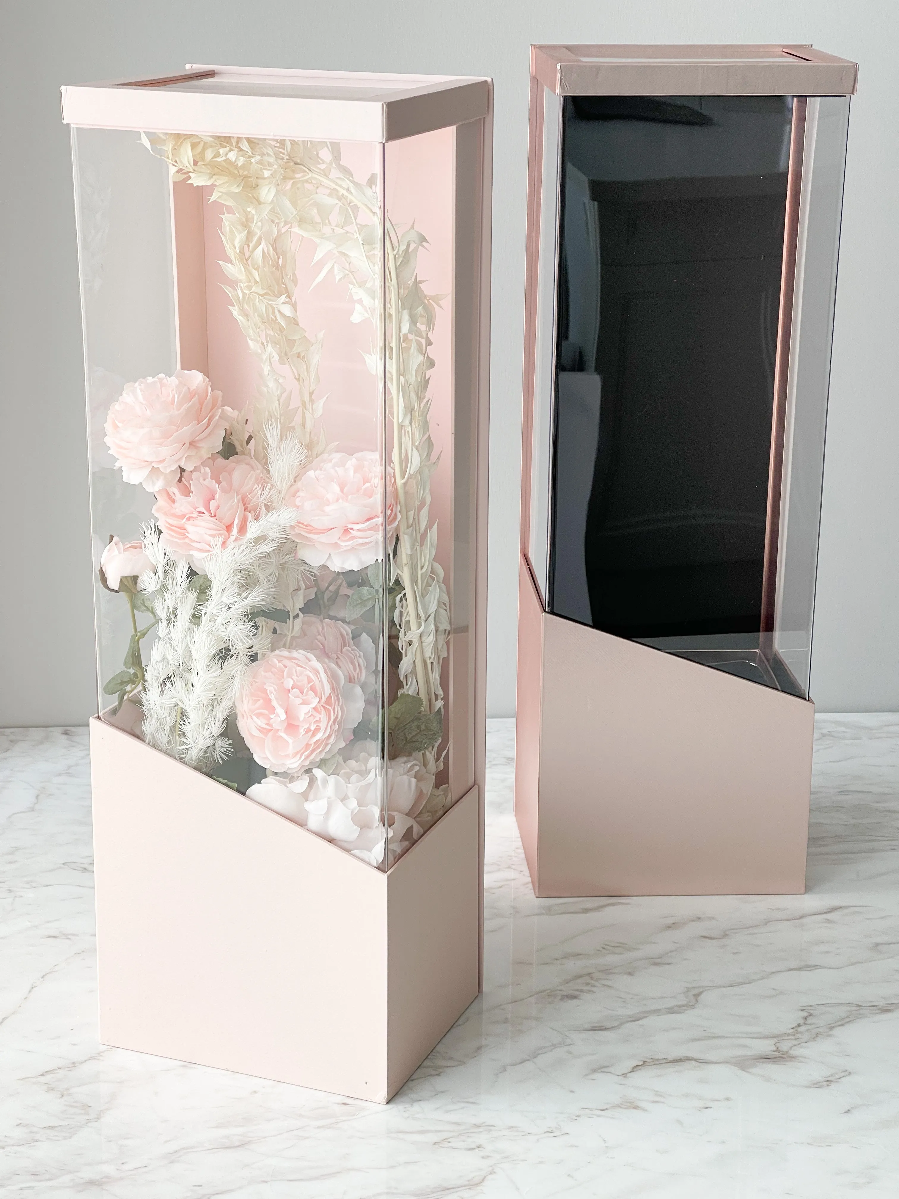 Luxury Acrylic Flower Box with Rectangle Base
