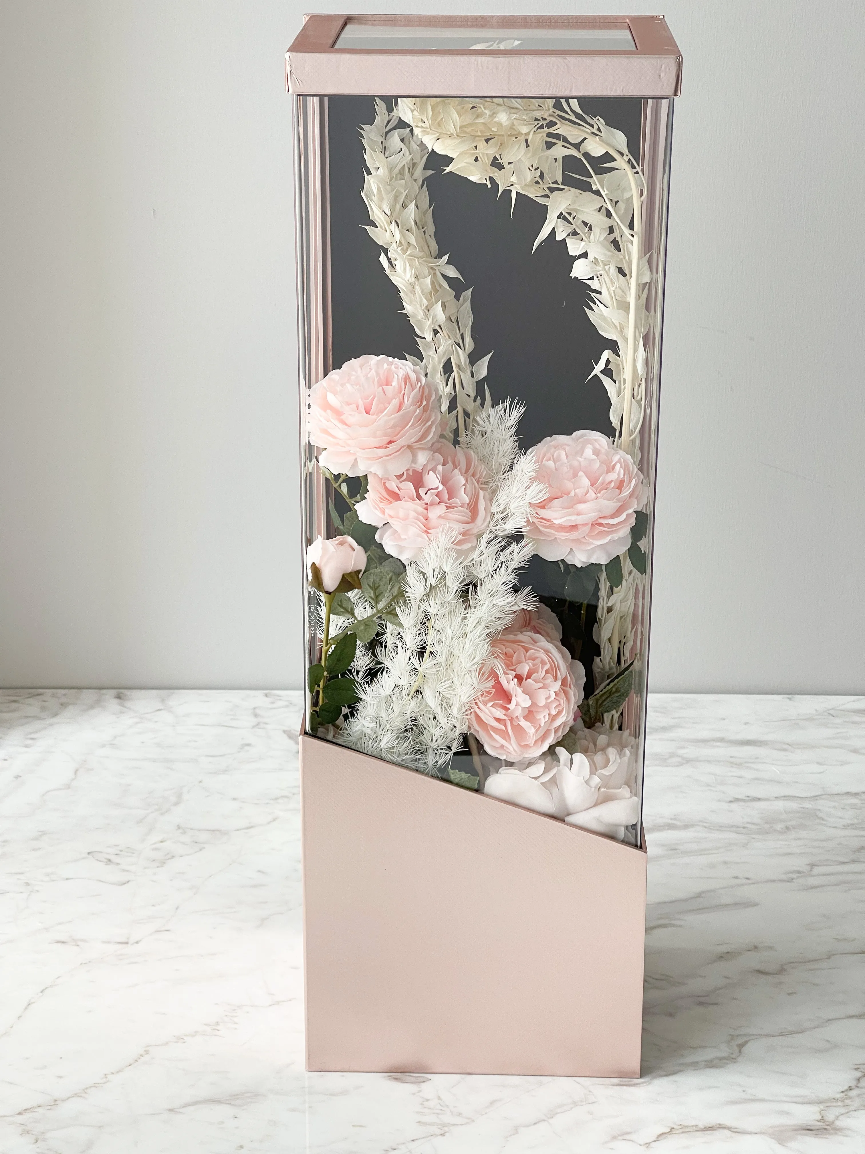 Luxury Acrylic Flower Box with Rectangle Base