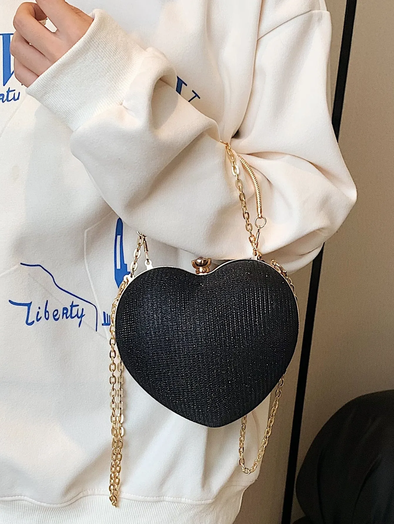 Luxury Handbag Clutch Purses Heart Shape Chain Ladies Evening Bag - Black