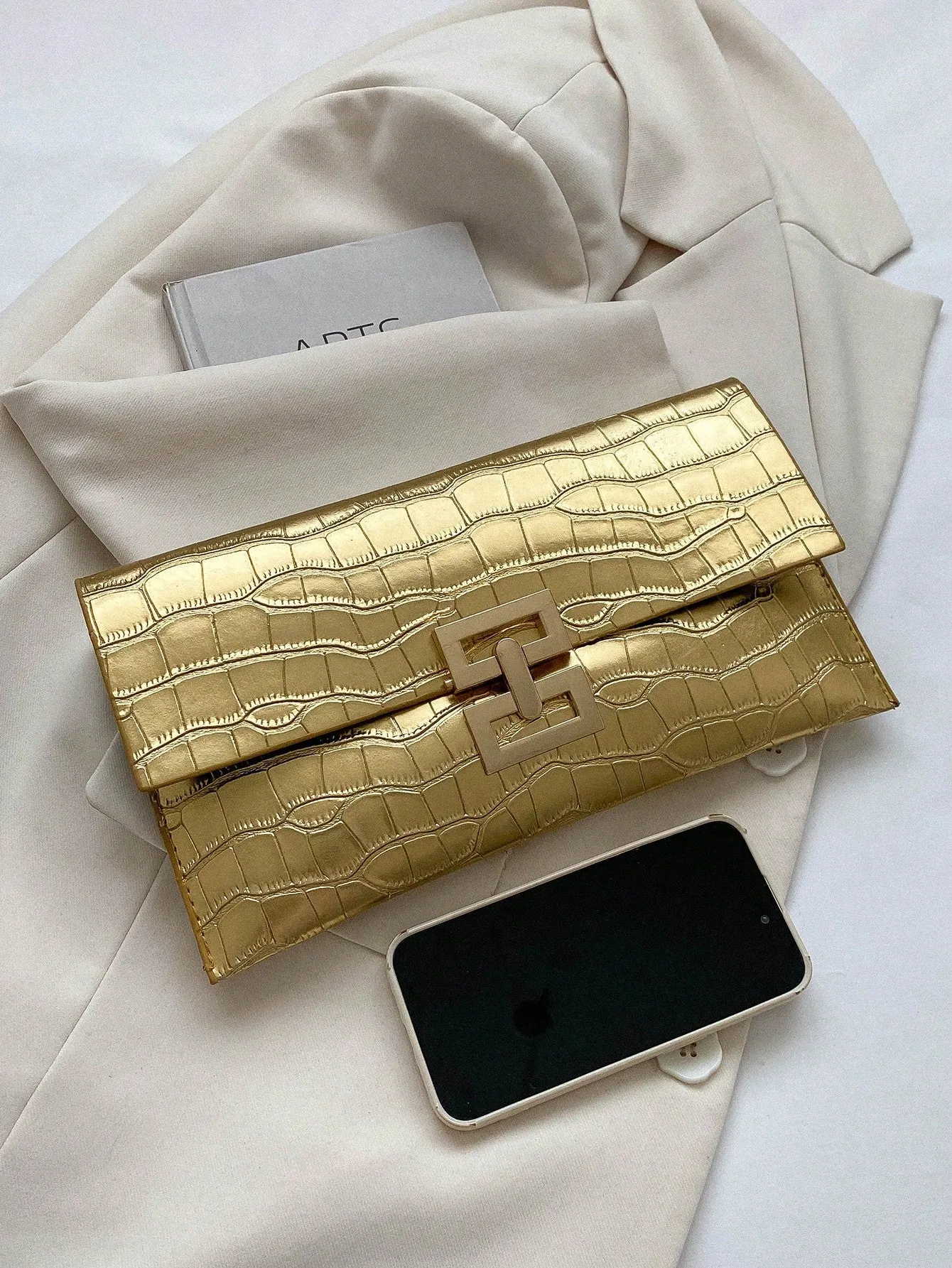Metal Square Lock Crocodile Pattern Patent Leather Clutch Bag- FD ⚡