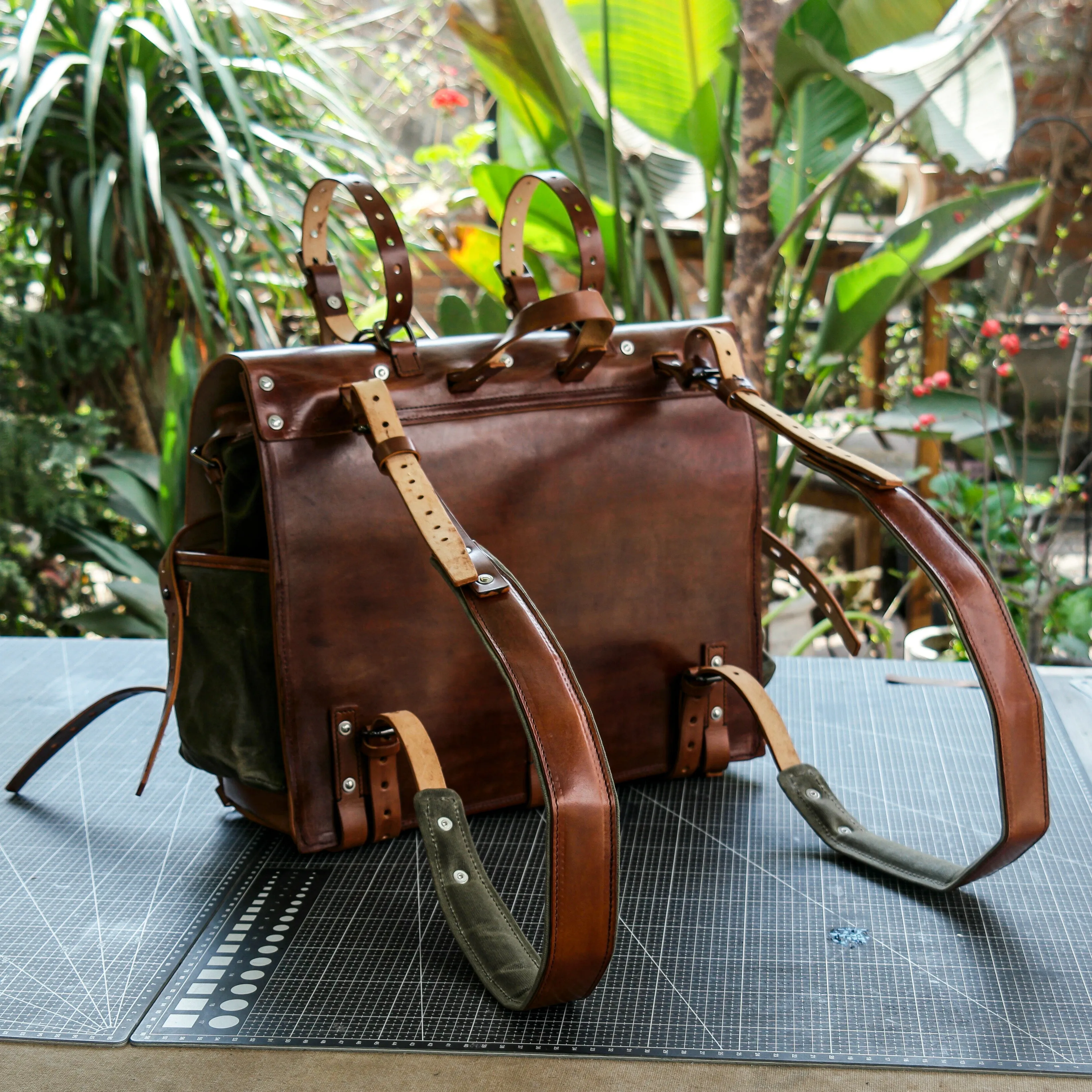 【Physical Pattern】Oil wax canvas messenger bag with diagonal span and double shoulders| Waxed Canvas Backpack Pattern|