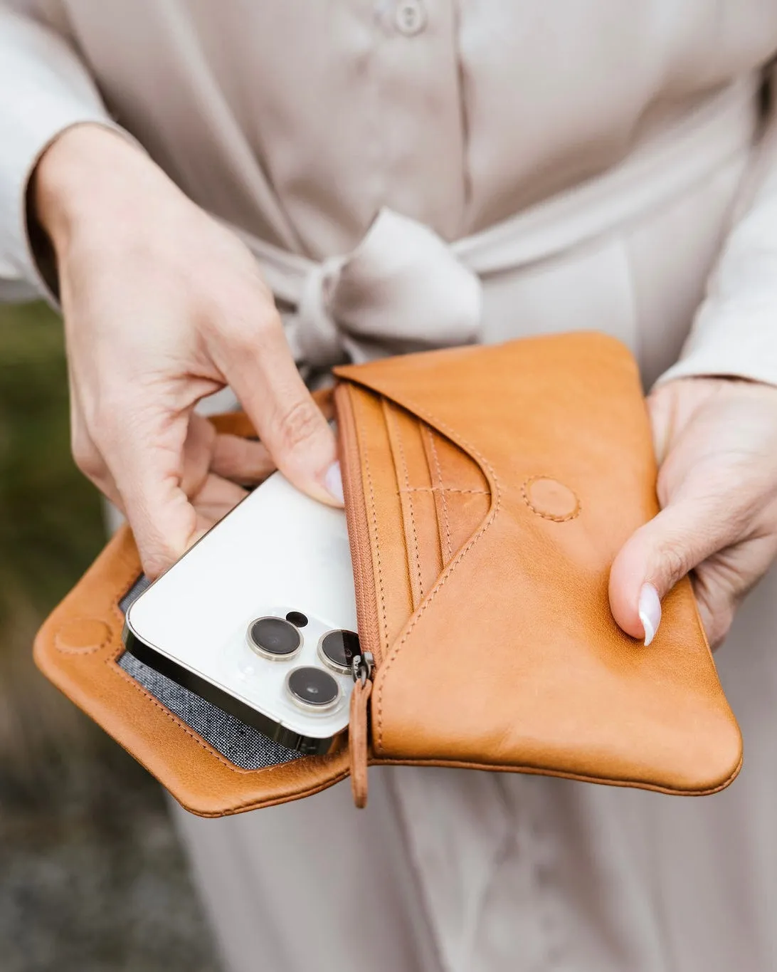 Quinn Purse (Tan)
