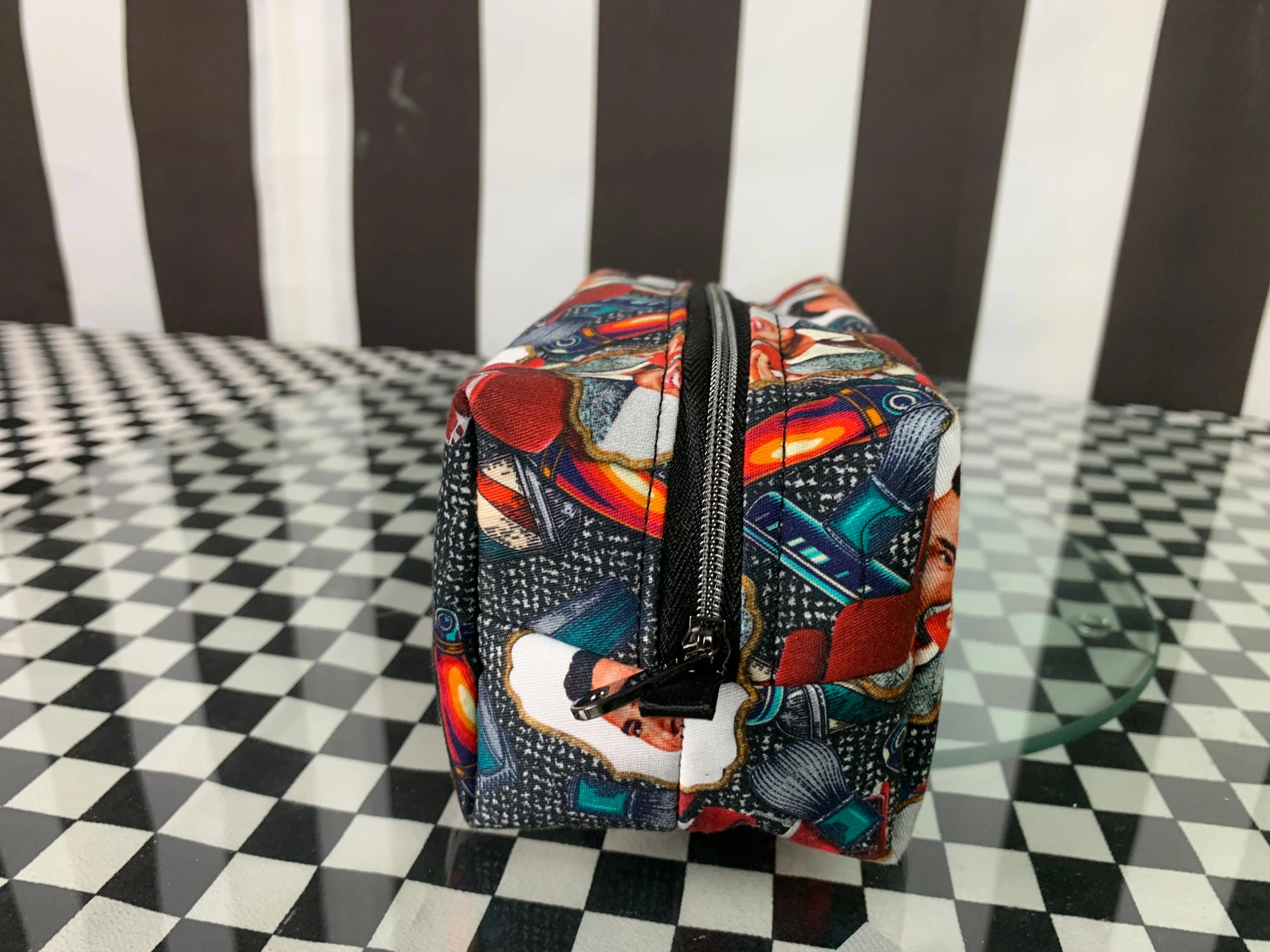 Shaving boxy pouch