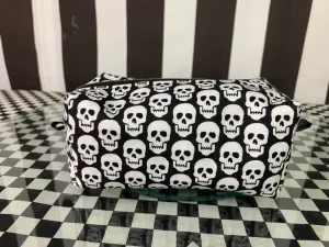 Skull boxy pouch
